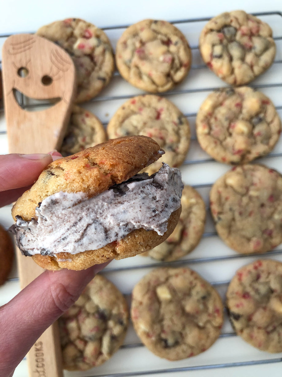 Peppermint Ice Cream Cookie Sandwiches