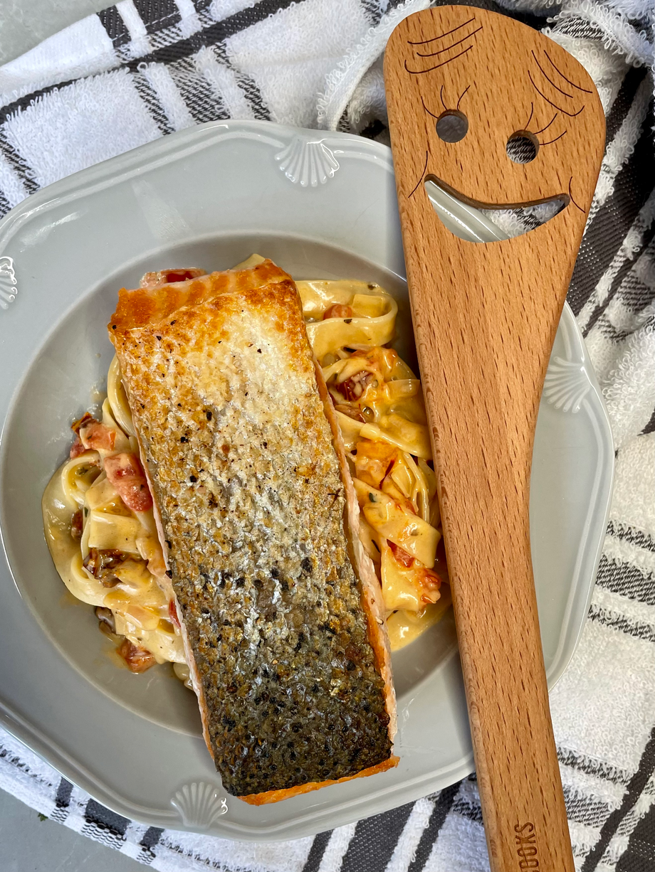 Salmon Fettuccine with Saffron Cream Sauce