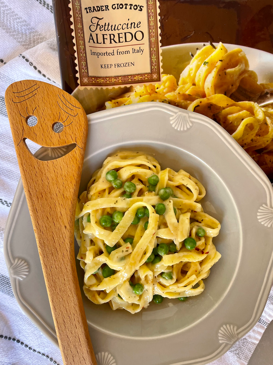 Fettuccine Alfredo (V), Lunch & Dinner Menu