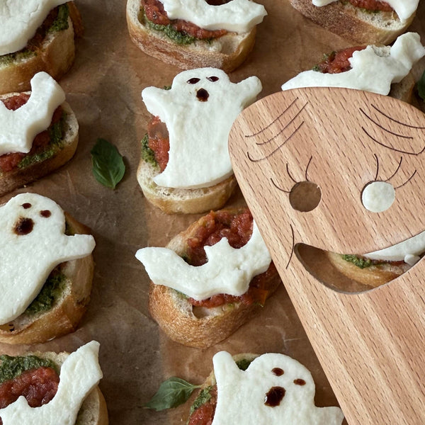 Halloween Crostini Ghosts
