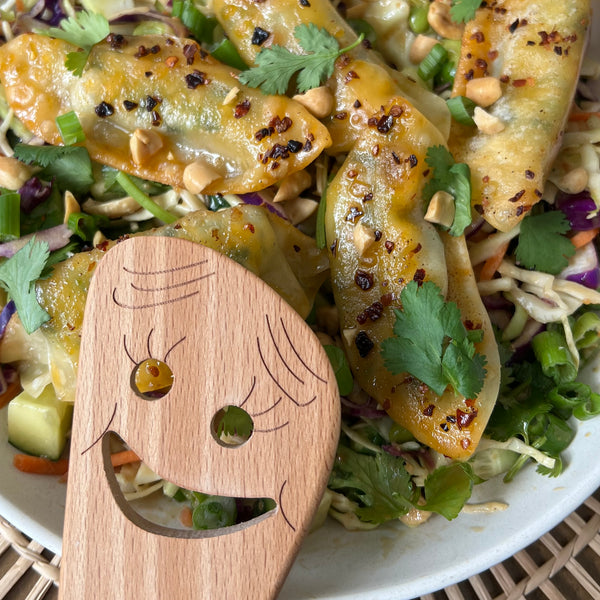 Shrimp Gyoza Salad with Thai Peanut Dressing