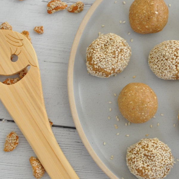 Honey Sesame Cashew Protein Balls