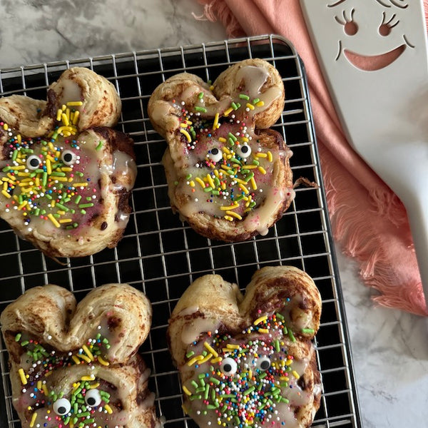Cinnamon Roll Easter Bunnies