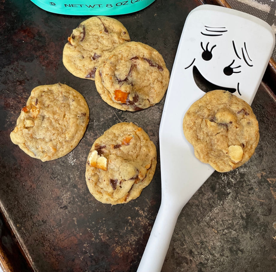 Dark Chocolate Almond Butter Pretzel Cookies