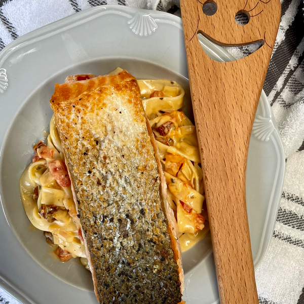 Salmon Fettuccine with Saffron Cream Sauce